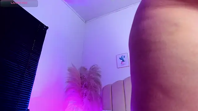 Snapshot of _aithanaa_ chatting on October 16, 8:22 pm  aithanaa  online show from October 16, 8:22 pm