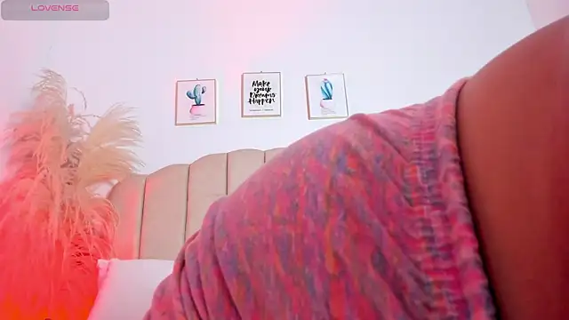 Snapshot of _aithanaa_ chatting on October 30, 8:32 pm  aithanaa  online show from October 30, 8:32 pm