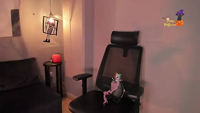 Snapshot of emily_mars1 chatting on October 9, 8:13 pm emily mars1 online show from October 9, 8:13 pm