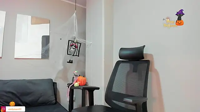 Snapshot of emily_mars1 chatting on October 15, 11:07 pm emily mars1 online show from October 15, 11:07 pm