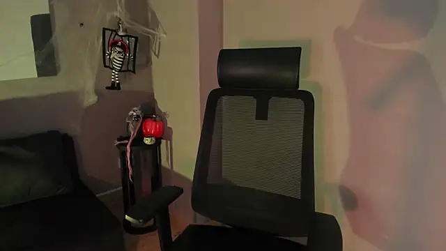 Snapshot of emily_mars1 chatting on October 21, 2:54 pm emily mars1 online show from October 21, 2:54 pm