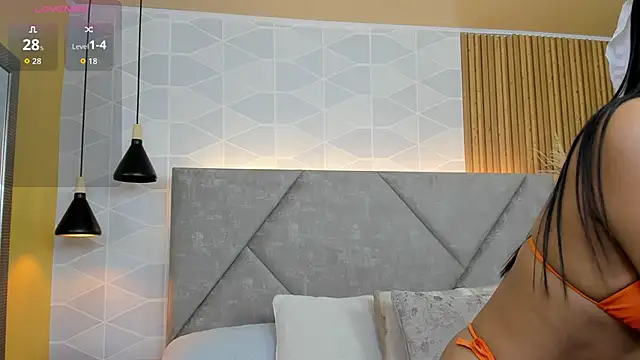 Snapshot of Jade_Whisper chatting on October 7, 1:32 am Jade Whisper online show from October 7, 1:32 am