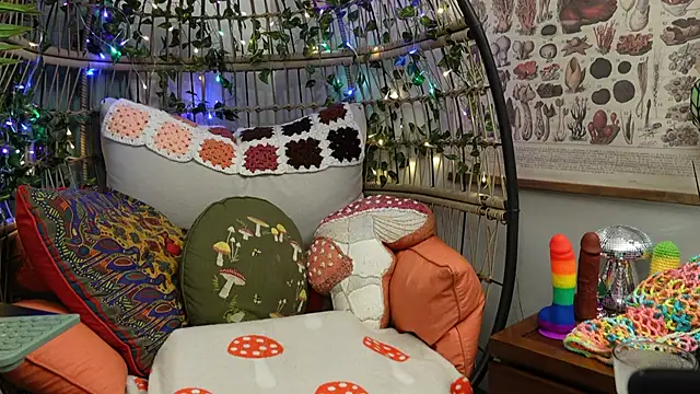 Snapshot of bendingofwillow chatting on October 24, 12:12 pm bendingofwillow online show from October 24, 12:12 pm