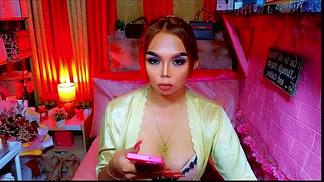 MoniqueCeleste online show from February 18, 6:23 am