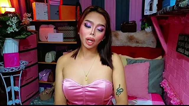 MoniqueCeleste online show from November 11, 4:04 pm