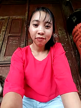 Snapshot of emaame68 chatting on October 2, 6:29 am emaame68 online show from October 2, 6:29 am