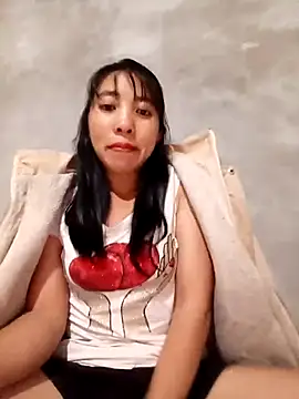 Snapshot of emaame68 chatting on October 26, 2:34 pm emaame68 online show from October 26, 2:34 pm