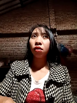 Snapshot of emaame68 chatting on October 25, 2:25 pm emaame68 online show from October 25, 2:25 pm