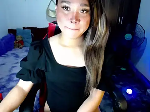 Urassiansweetcummer online show from March 18, 3:11 am