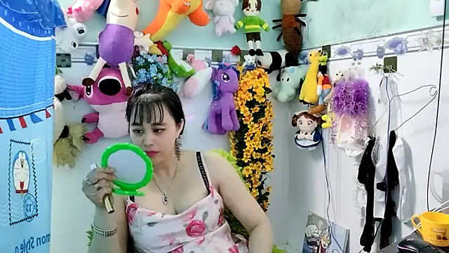 Snapshot of emgaixinhngoan chatting on October 30, 2:36 am emgaixinhngoan online show from October 30, 2:36 am