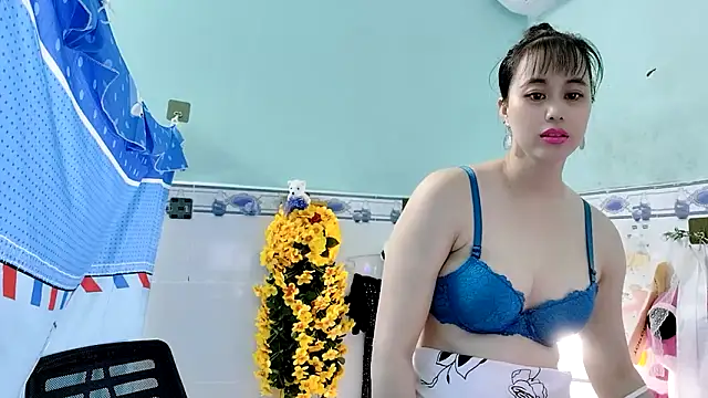 Snapshot of emgaixinhngoan chatting on October 2, 12:59 am emgaixinhngoan online show from October 2, 12:59 am