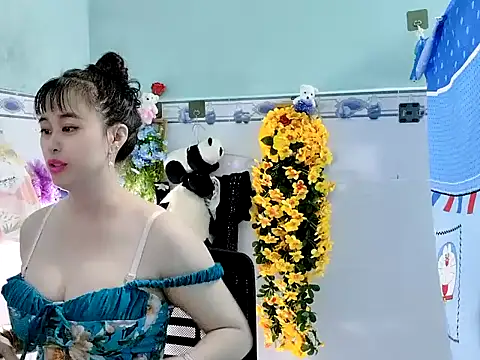 Snapshot of emgaixinhngoan chatting on September 23, 3:37 am emgaixinhngoan online show from September 23, 3:37 am