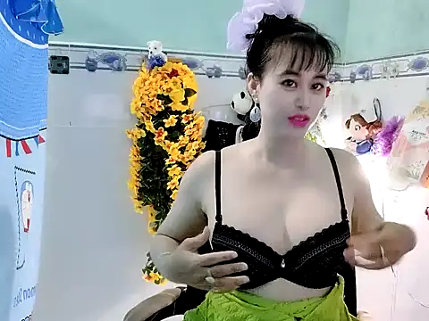 Snapshot of emgaixinhngoan chatting on October 1, 12:48 am emgaixinhngoan online show from October 1, 12:48 am