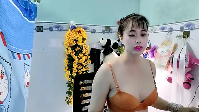 Snapshot of emgaixinhngoan chatting on October 3, 1:00 am emgaixinhngoan online show from October 3, 1:00 am