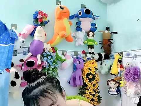 Snapshot of emgaixinhngoan chatting on October 23, 2:23 pm emgaixinhngoan online show from October 23, 2:23 pm