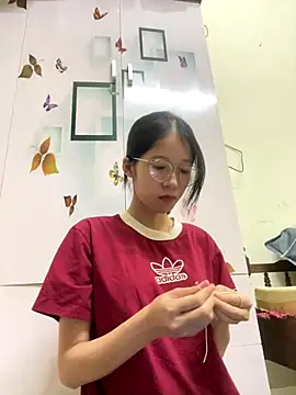 meomeo2k6 online show from October 27, 1:39 pm