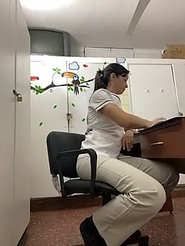 Snapshot of aphrodite_sexy chatting on October 20, 5:49 pm aphrodite sexy online show from October 20, 5:49 pm