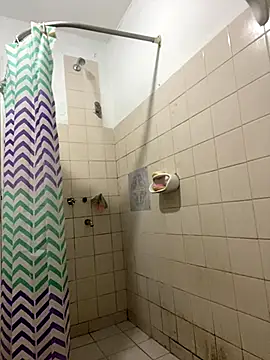 Snapshot of aphrodite_sexy chatting on October 28, 1:22 am aphrodite sexy online show from October 28, 1:22 am