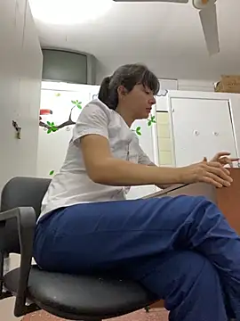 Snapshot of aphrodite_sexy chatting on October 17, 4:43 pm aphrodite sexy online show from October 17, 4:43 pm