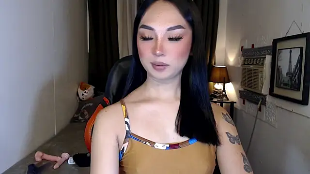 Snapshot of Goddess_Isabel chatting on October 22, 7:52 pm Goddess Isabel online show from October 22, 7:52 pm