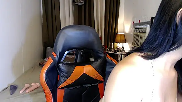 Snapshot of Goddess_Isabel chatting on October 30, 5:54 am Goddess Isabel online show from October 30, 5:54 am