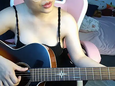 Snapshot of Ori-Yannie chatting on October 12, 10:28 am Ori-Yannie online show from October 12, 10:28 am