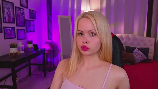 Mary Lane  online show from October 24, 8:38 pm