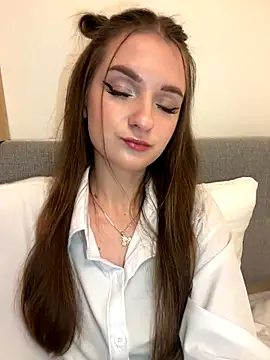 AdelinaEmber online show from November 18, 11:55 am