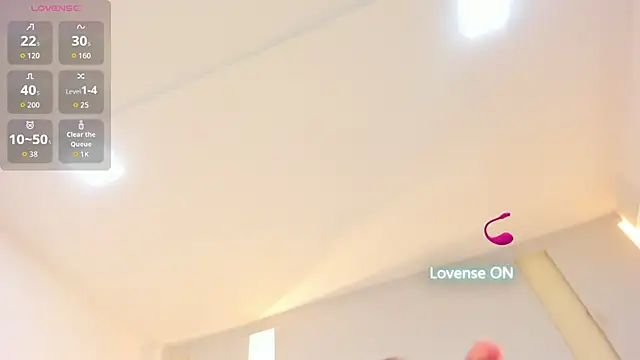 SalomeeBell online show from April 14, 8:31 pm