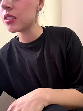 MiaLune Pink online show from October 4, 8:46 pm