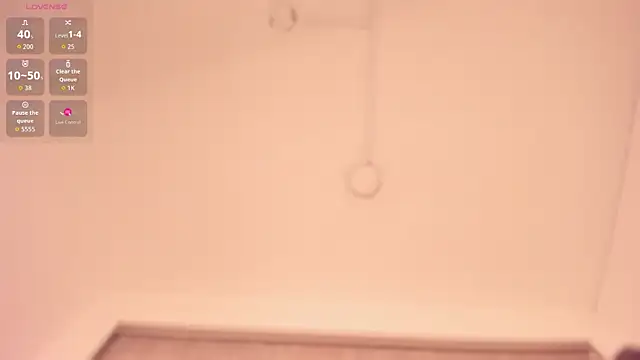 Snapshot of estefanyy_ chatting on October 1, 12:32 pm estefanyy online show from October 1, 12:32 pm