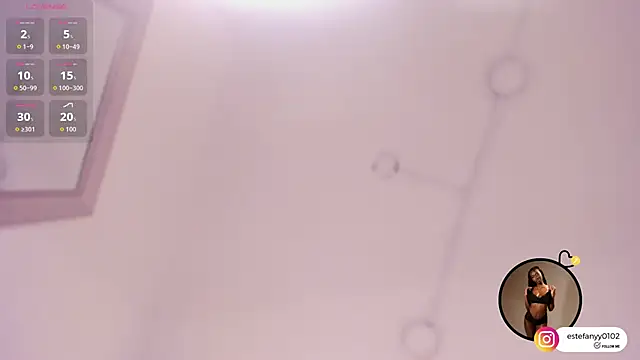 Snapshot of estefanyy_ chatting on September 19, 2:38 pm estefanyy online show from September 19, 2:38 pm