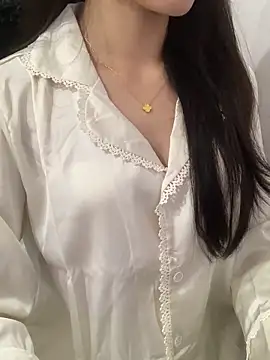 Snapshot of JennyQueen18 chatting on October 15, 3:03 pm JennyQueen18 online show from October 15, 3:03 pm