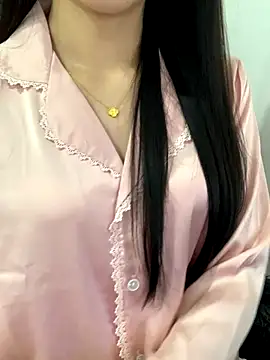 Snapshot of JennyQueen18 chatting on October 18, 3:59 pm JennyQueen18 online show from October 18, 3:59 pm