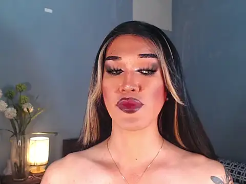 AleinaCroft online show from December 23, 5:00 am