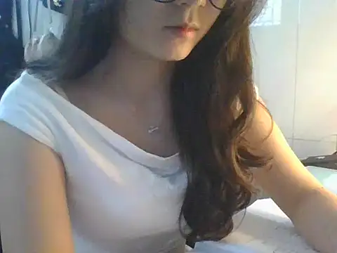 Snapshot of Linzly chatting on October 16, 2:25 am Linzly online show from October 16, 2:25 am