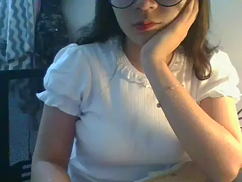 Snapshot of Linzly chatting on October 6, 4:34 pm Linzly online show from October 6, 4:34 pm