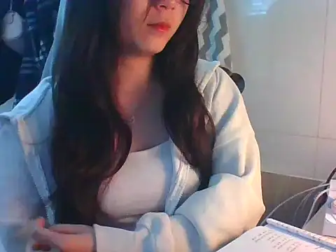 Snapshot of Linzly chatting on November 1, 2:59 am Linzly online show from November 1, 2:59 am