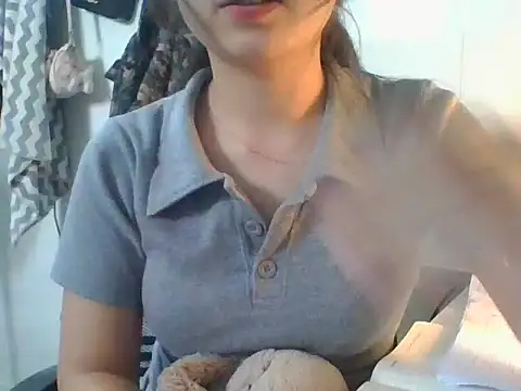 Snapshot of Linzly chatting on October 12, 2:58 am Linzly online show from October 12, 2:58 am