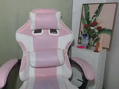 sexloverxxz online show from September 28, 12:32 pm