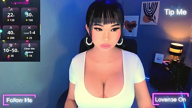 Snapshot of TriciaCumLoader chatting on October 24, 1:12 am TriciaCumLoader online show from October 24, 1:12 am