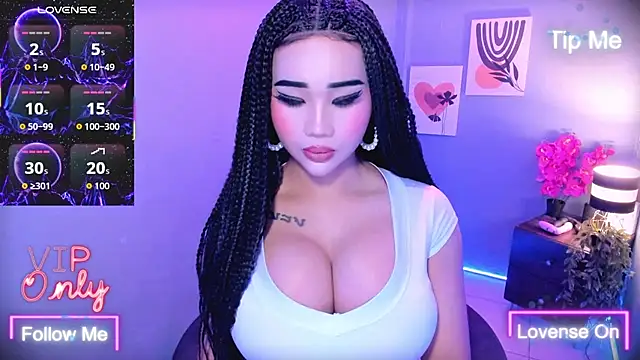 TriciaCumLoader online show from January 15, 6:30 am