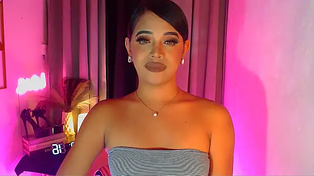 Lorainnelustts online show from January 19, 1:18 pm