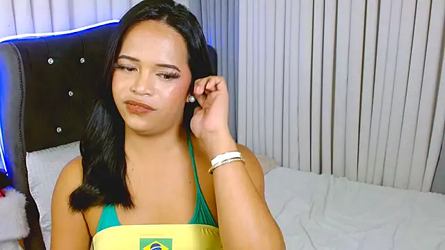 Lorainnelustts online show from September 26, 6:16 pm