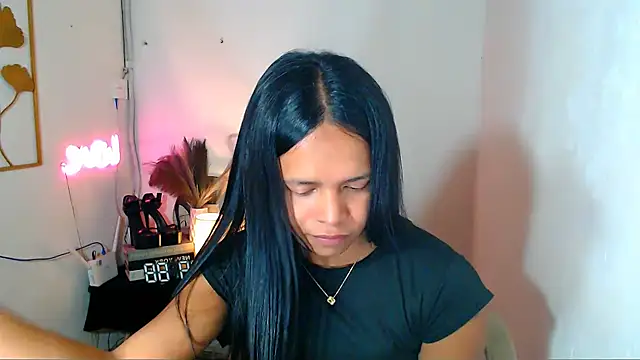 Lorainnelustts online show from March 2, 4:56 am