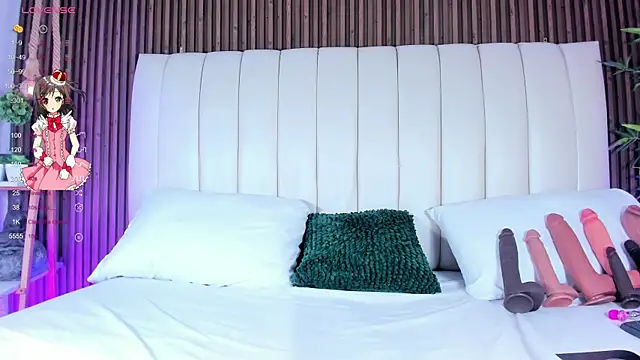 Snapshot of SandraMilerr chatting on October 10, 4:28 am SandraMilerr online show from October 10, 4:28 am