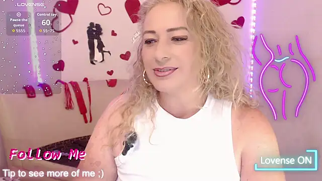 sofiacurvy 45 online show from March 9, 10:57 pm