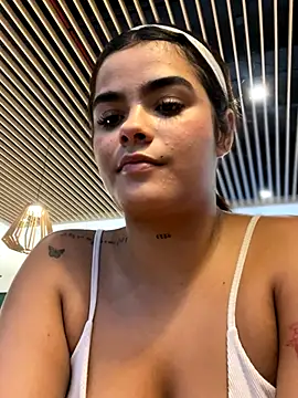 Snapshot of Kaily_Sweet16 chatting on October 17, 11:19 pm Kaily Sweet16 online show from October 17, 11:19 pm