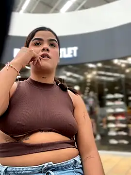 Snapshot of Kaily_Sweet16 chatting on October 27, 6:46 pm Kaily Sweet16 online show from October 27, 6:46 pm