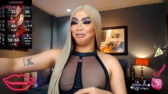 Snapshot of FridaHumphrey chatting on October 30, 8:54 pm FridaHumphrey online show from October 30, 8:54 pm